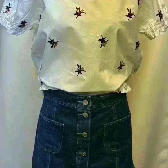 a loves a cotton blouse embroidered flowers Size XS - Picture 6 of 9